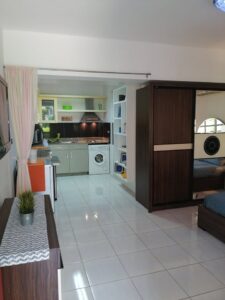 Entry to Kitchen WEB